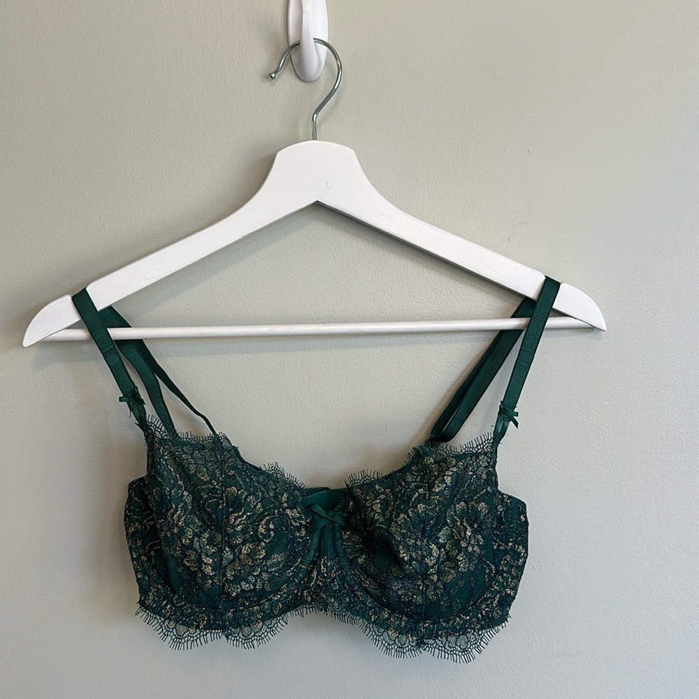 Victoria’s Secret Size 34D green and blue lace bra.